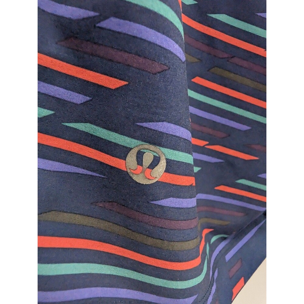 Lululemon T.H.E Short 9" *Size Medium* - Picture 8 of 9
